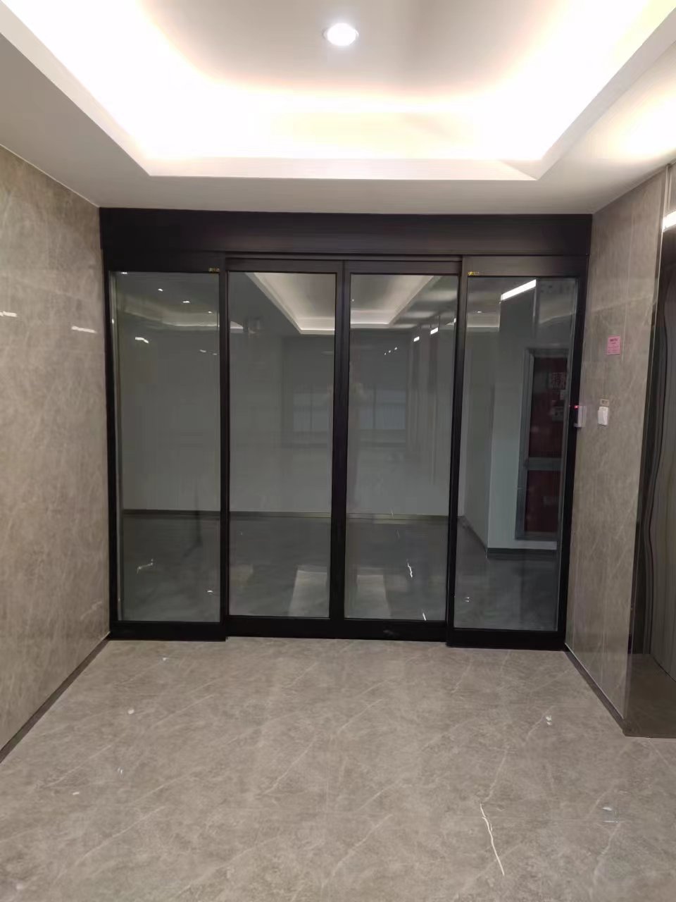 常州市玻璃伸缩门